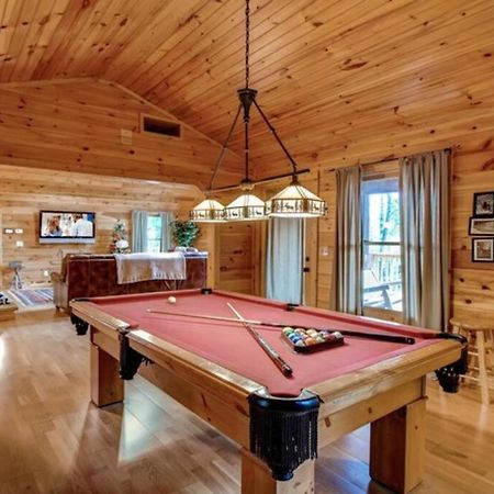 Great Location Pool Table Hot Tub Βίλα Gatlinburg Εξωτερικό φωτογραφία